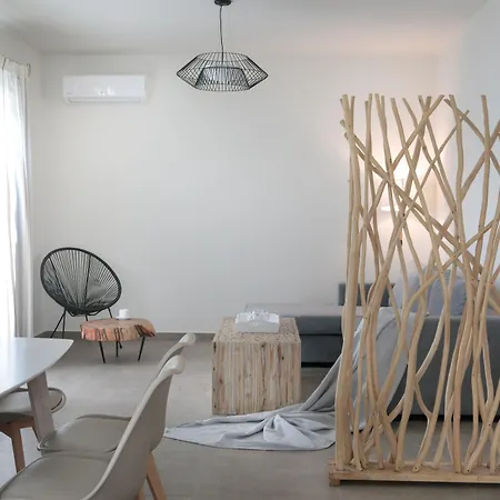 Sweet Home Naxos-2